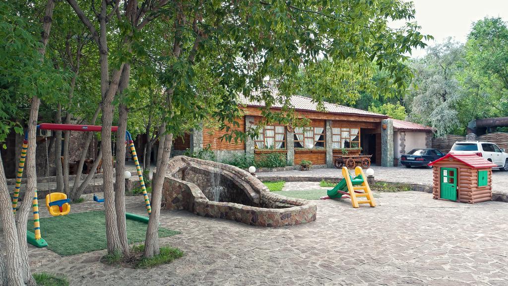 Hotel Edem Karaganda Luaran gambar