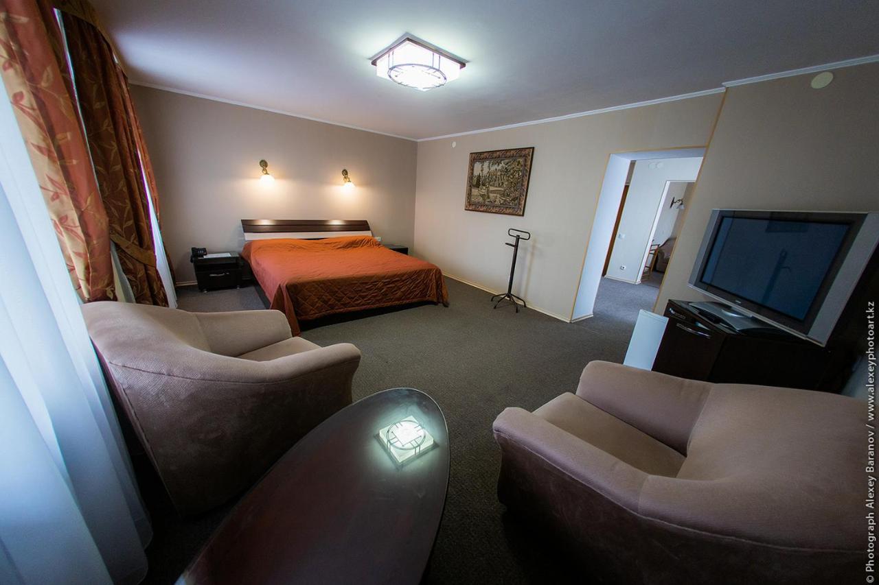 Hotel Edem Karaganda Luaran gambar
